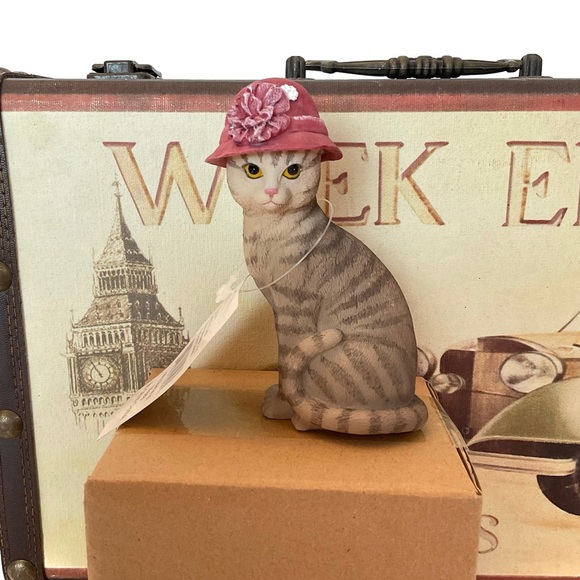 Missy Cat Character Figurine - Island Creek - Picture 1 of 4